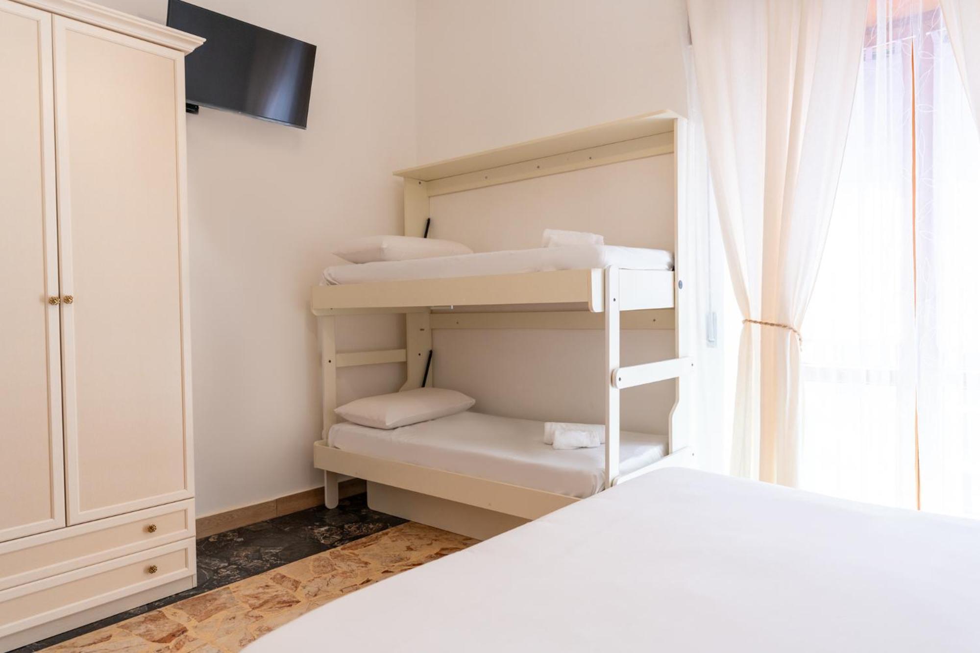 Tombolata Hotel Nápoly Kültér fotó